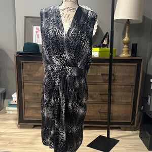 Kenneth Cole New York Black and White Midi Dress